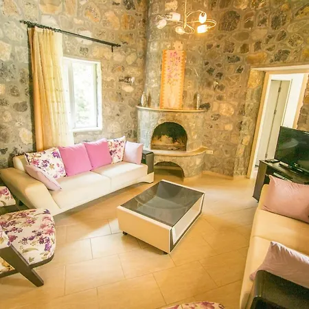 Villa Villa White Rock *