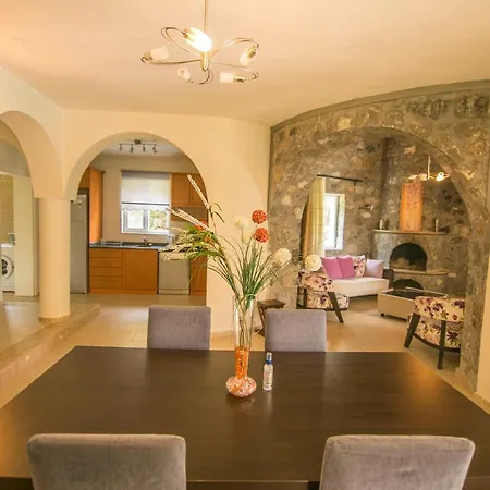 Villa White Rock Villa
